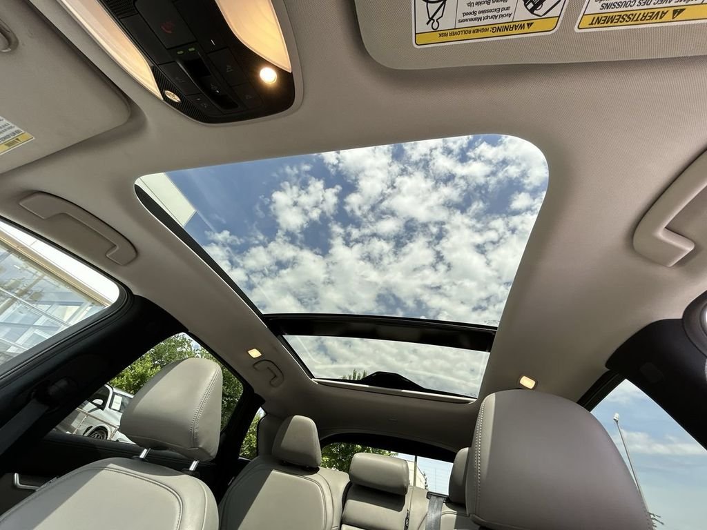 Certified Used 2023 Blue INFINITI LUXE image 24