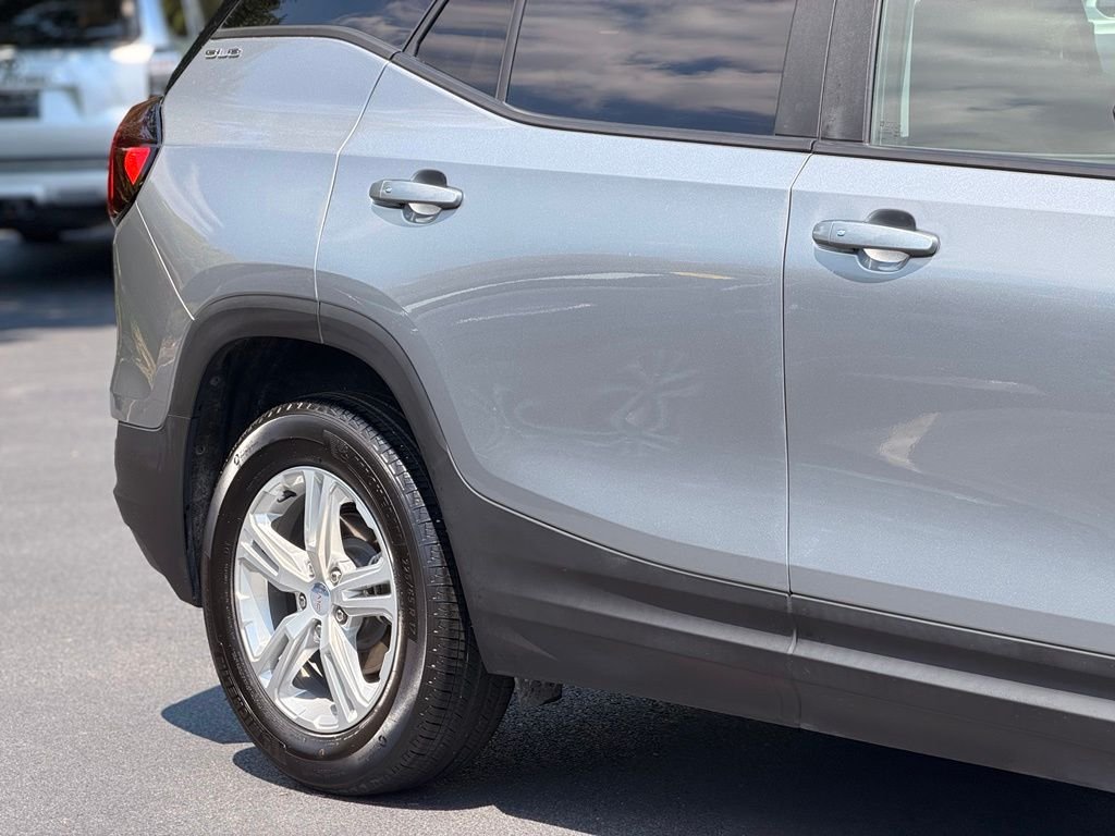 Used 2024 Silver GMC SLE image 9
