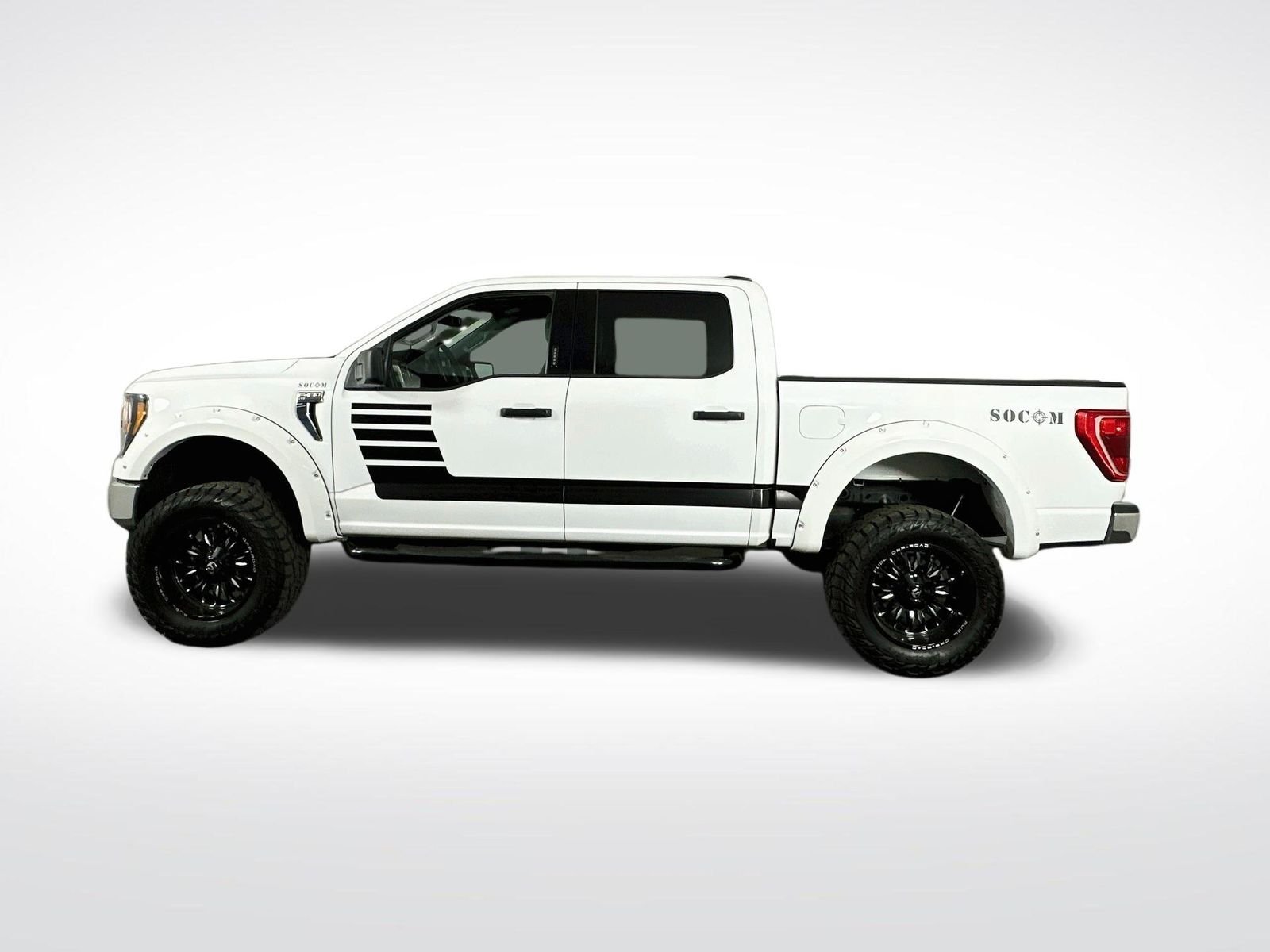 Used 2023 White Ford XL image 5