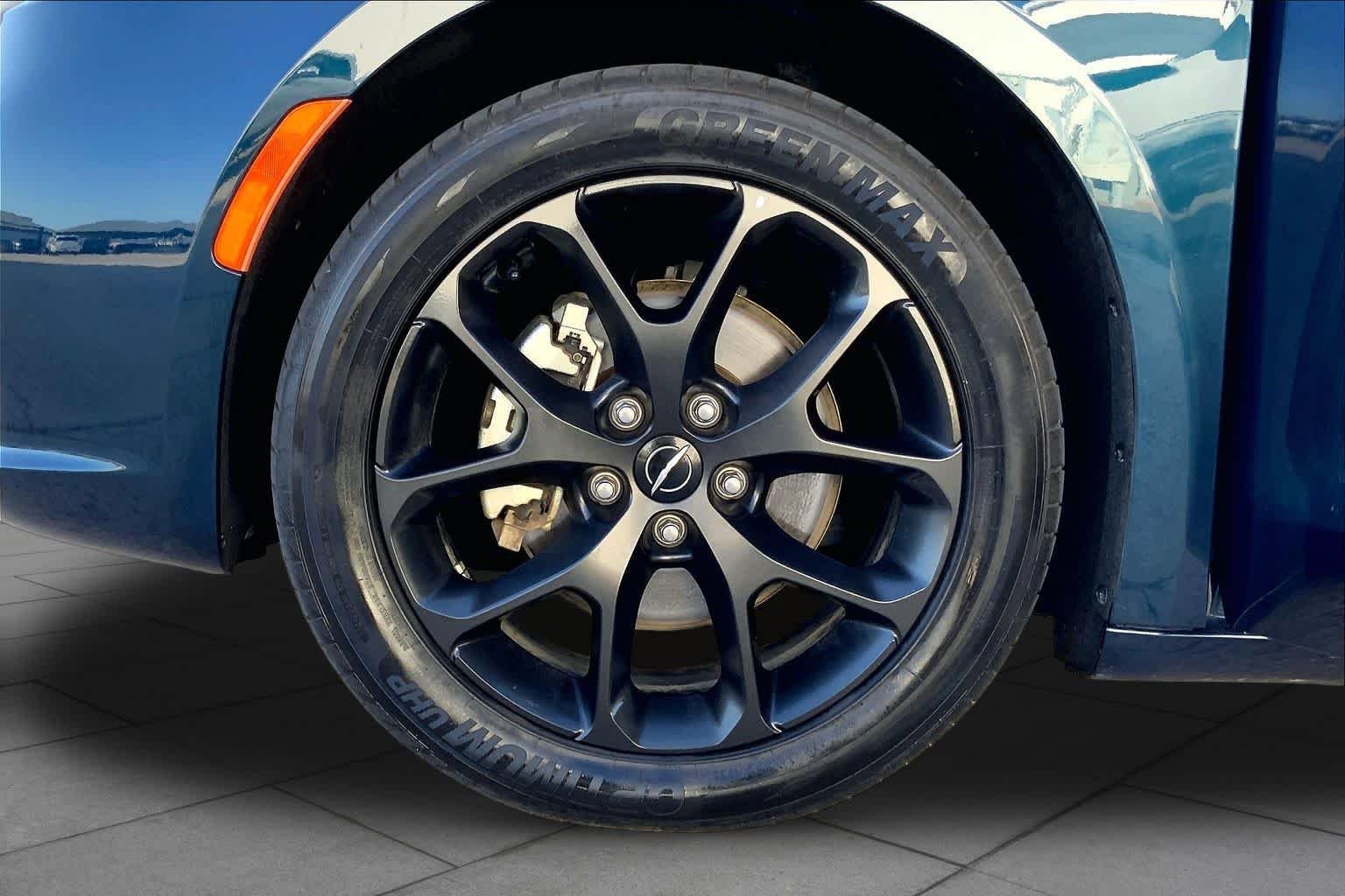Used 2025 Fathom Blue Pearlcoat Chrysler Limited image 11