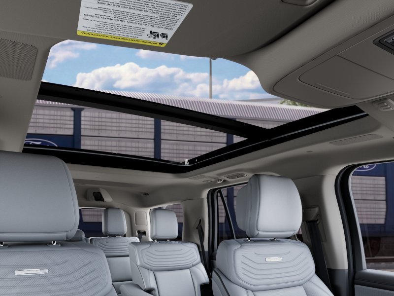 New 2027 Star White Metallic Tri-Coat Ford Platinum image 22