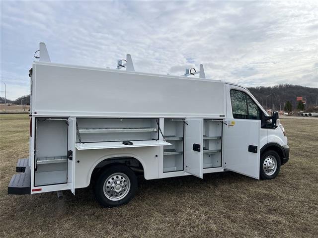Used 2024 Oxford White Ford T350 AWD SRW image 32