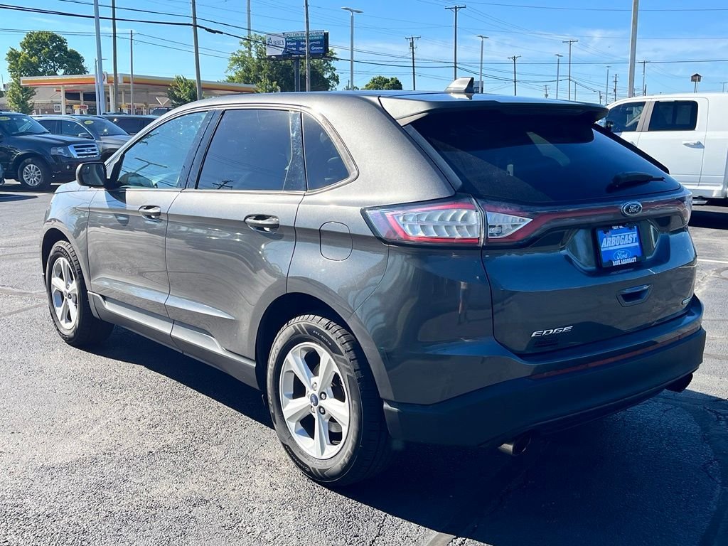 Used 2017 Magnetic Ford SE image 5