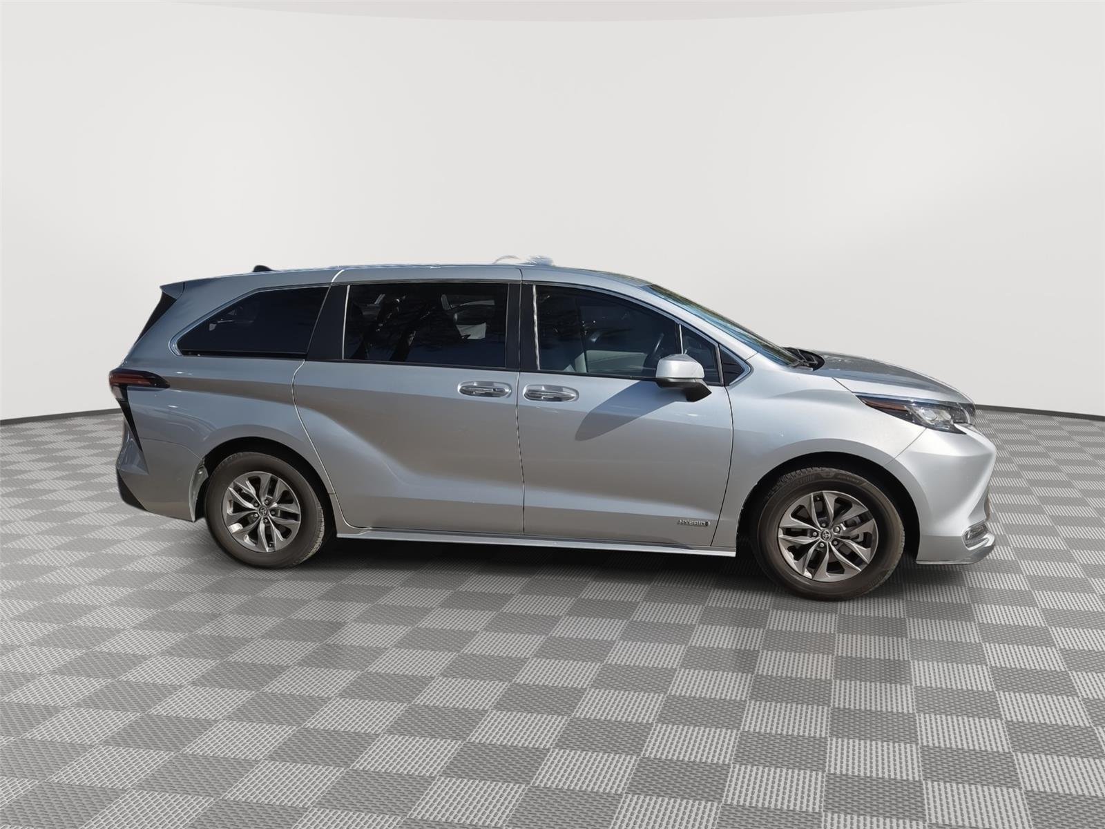 Used 2021 Celestial Silver Metallic Toyota XLE image 4
