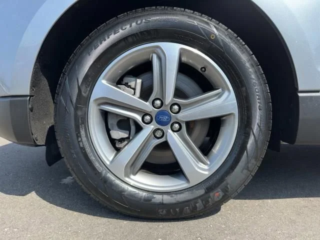 Used 2022 Silver Ford SEL image 33