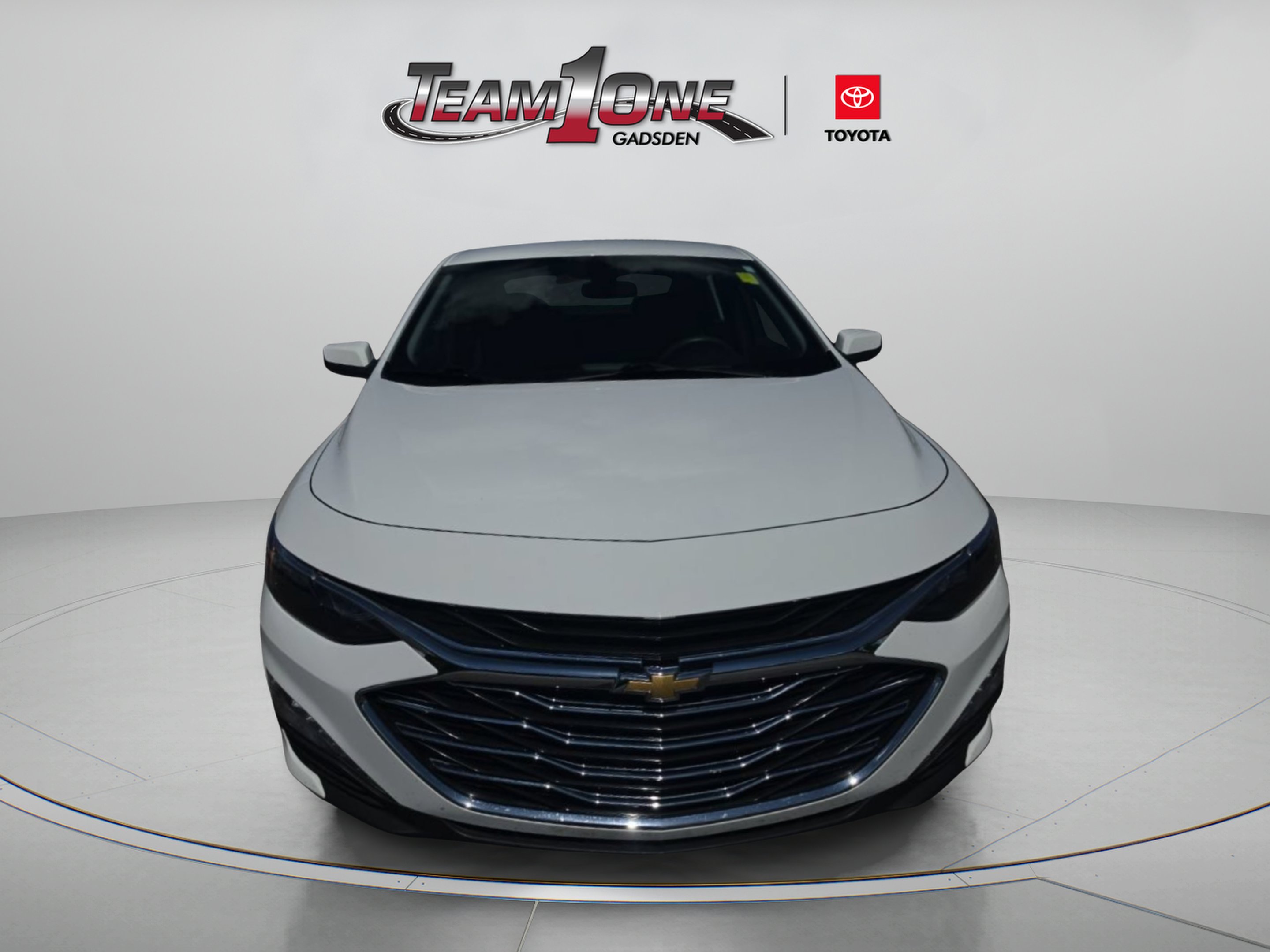 Used 2022 Summit White Chevrolet LT image 2