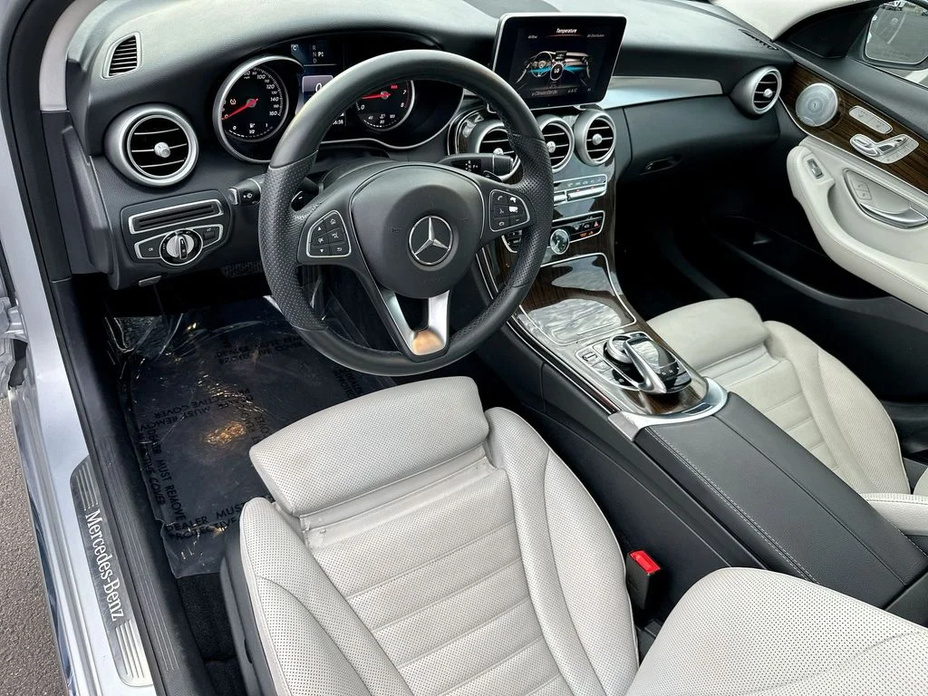 Used 2016 Silver Mercedes-Benz C 300 image 2