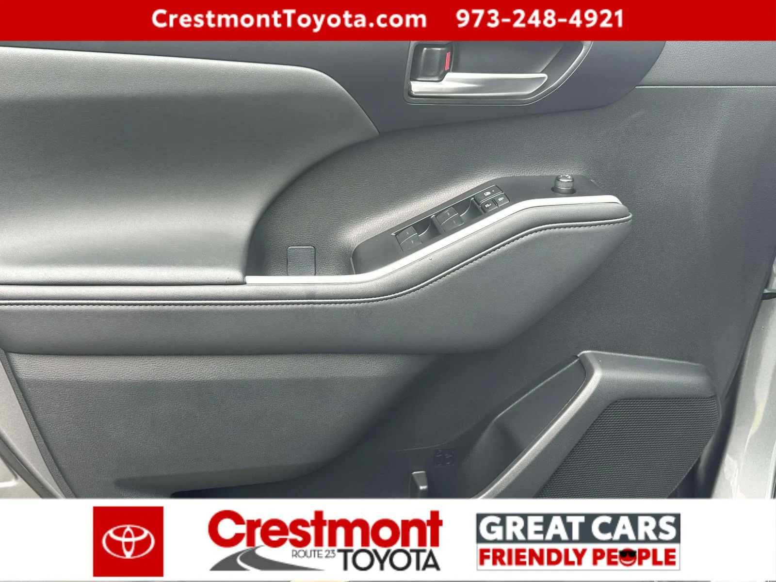 Used 2025 Heavy Metal Toyota XLE image 16