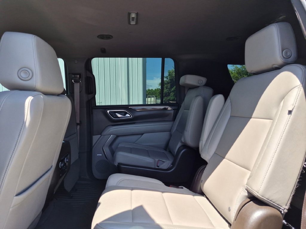 Used 2023 Summit White Chevrolet Z71 image 32