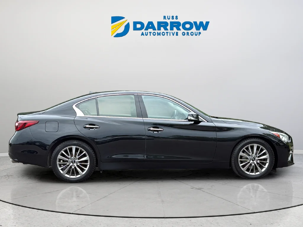 Used 2022 Black INFINITI LUXE image 6