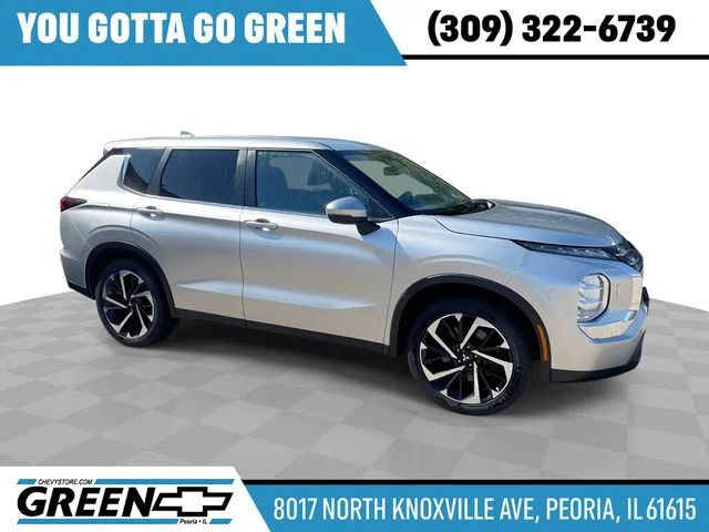 2022 Mitsubishi Outlander ES S-AWC's photo