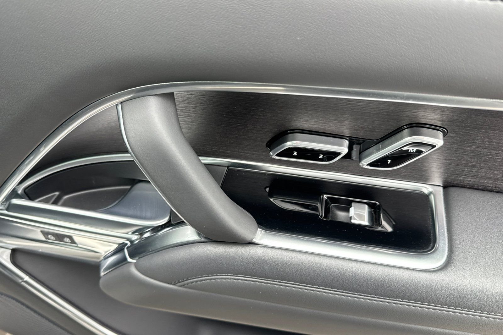 2024 Land Rover Range Rover SE - Photo 19