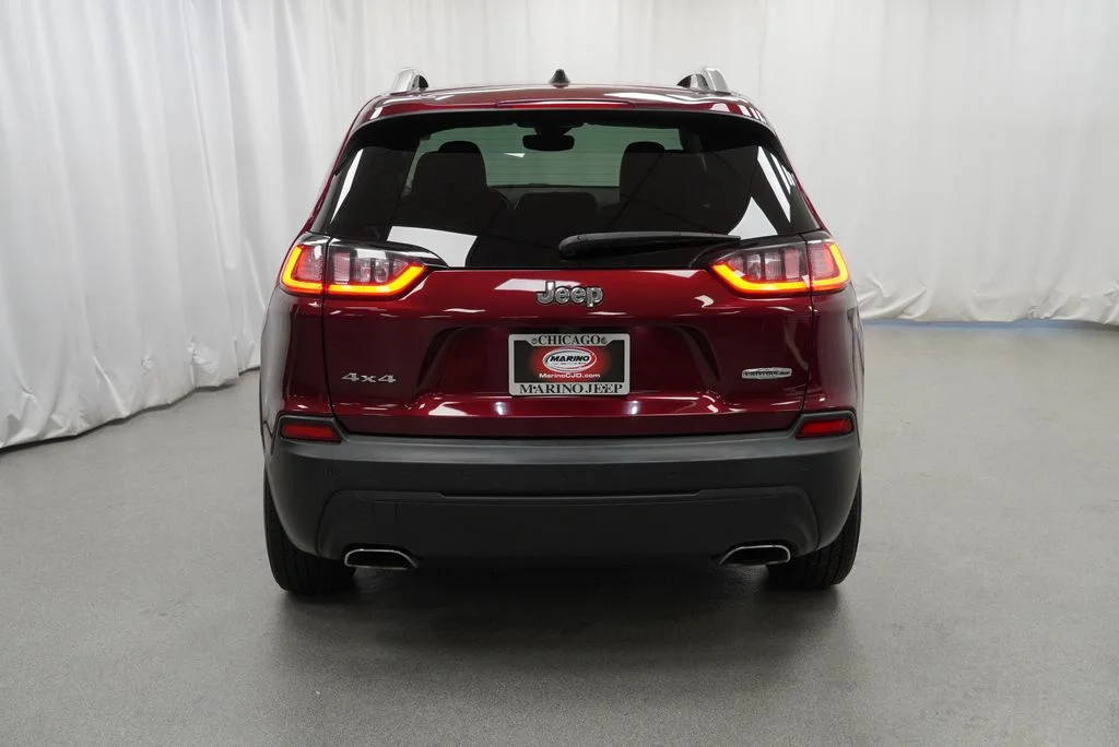 Used 2021 Red Jeep Latitude Lux image 18