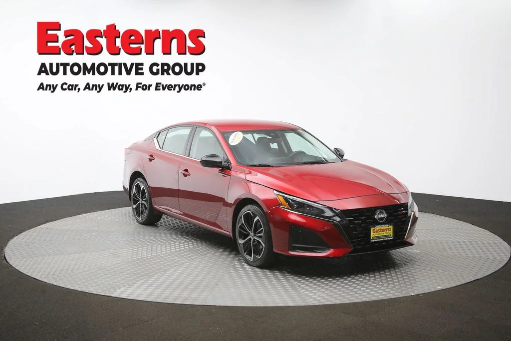 Used 2023 Red Nissan 2.5 SR image 48