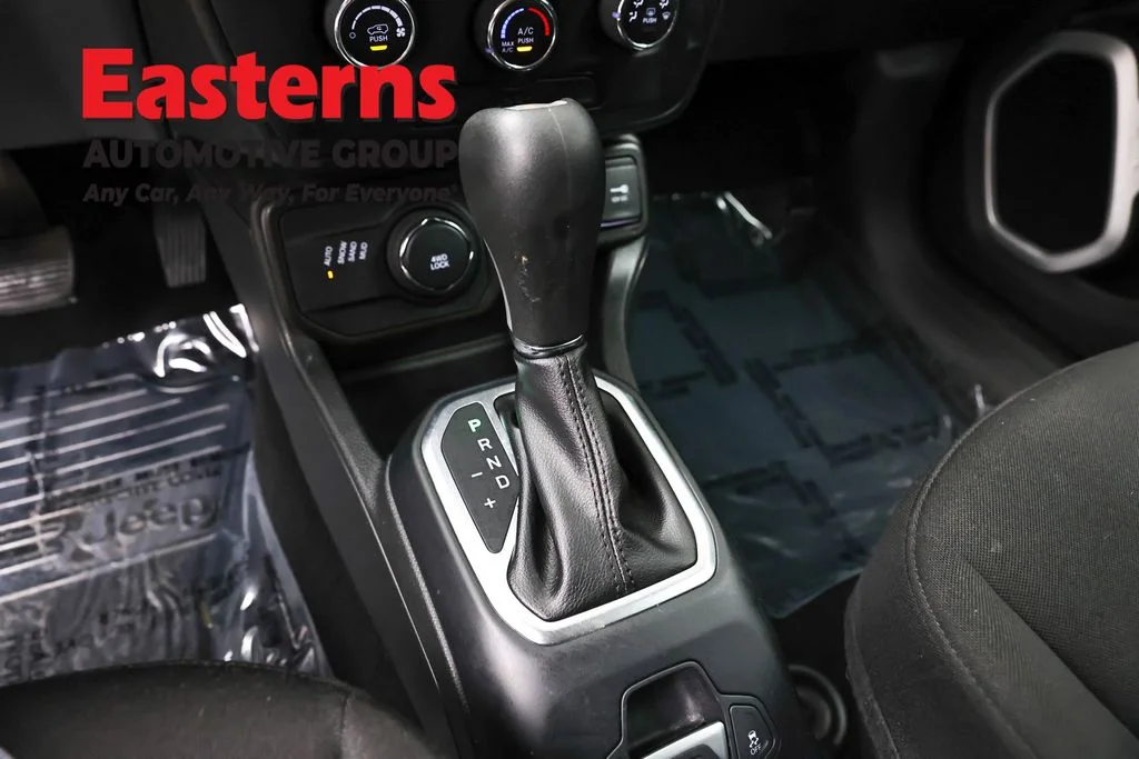 Used 2020 Blue Jeep Sport image 12