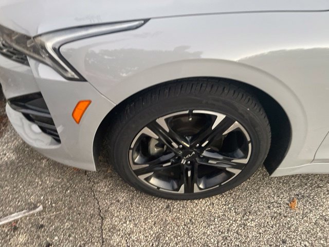 Used 2022 Gray Kia GT-Line image 5