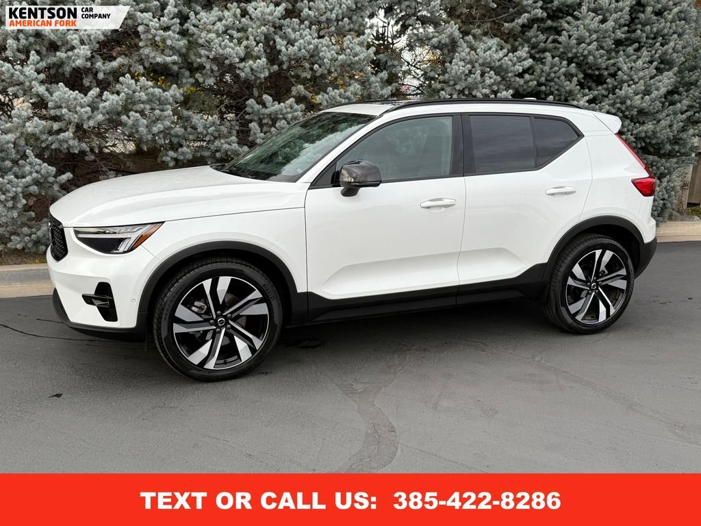 2025 Volvo XC40 Plus