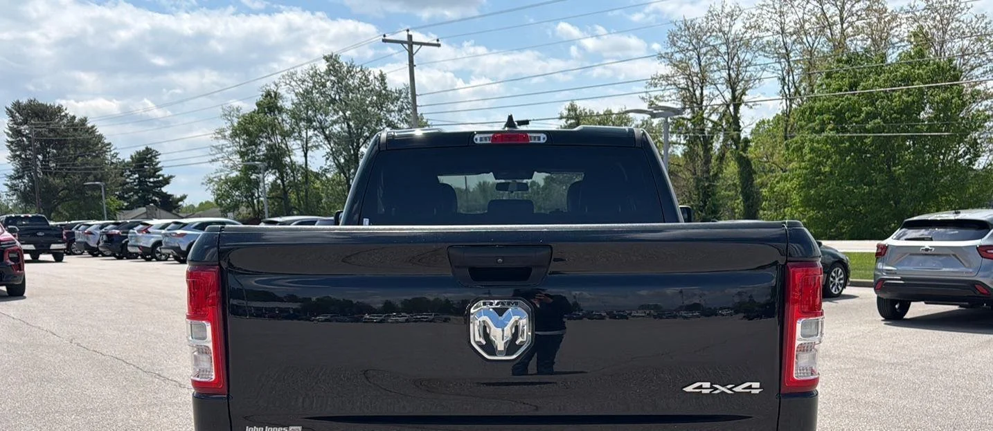 Used 2022 Diamond Black Crystal Pearlcoat Ram Tradesman image 14