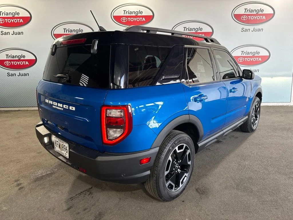 Used 2022 Blue Ford Outer Banks image 4