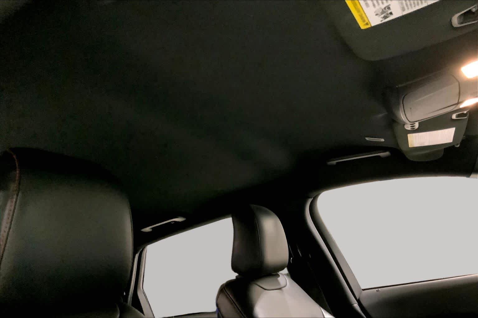 Used 2022 Agate Black Metallic Ford ST-Line image 14