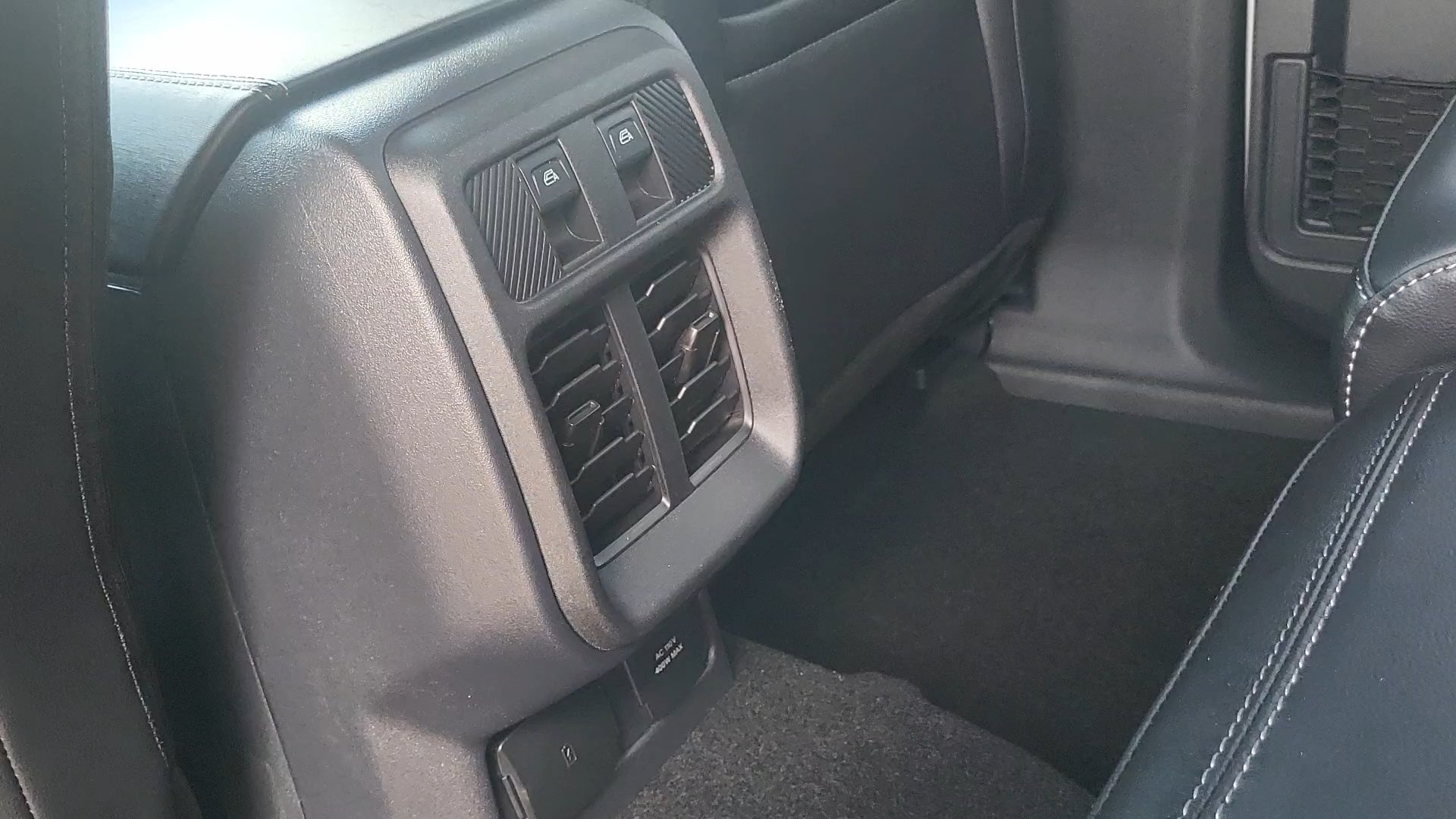 New 2026 Avalanche Gray Ford Outer Banks image 22