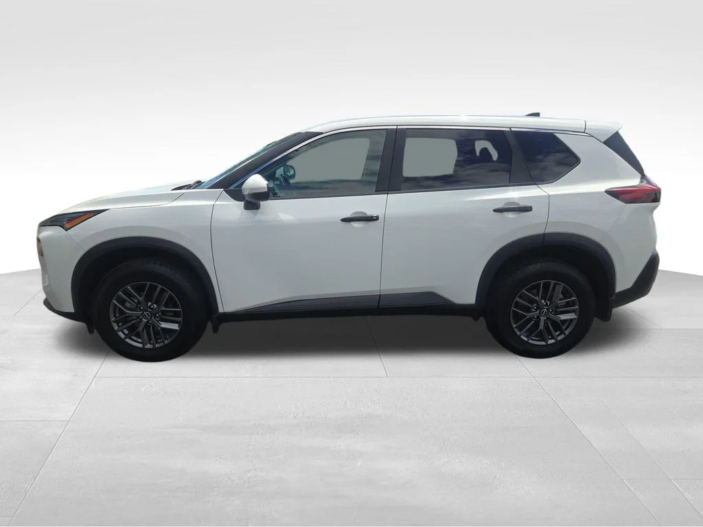 Used 2023 White Nissan S image 14