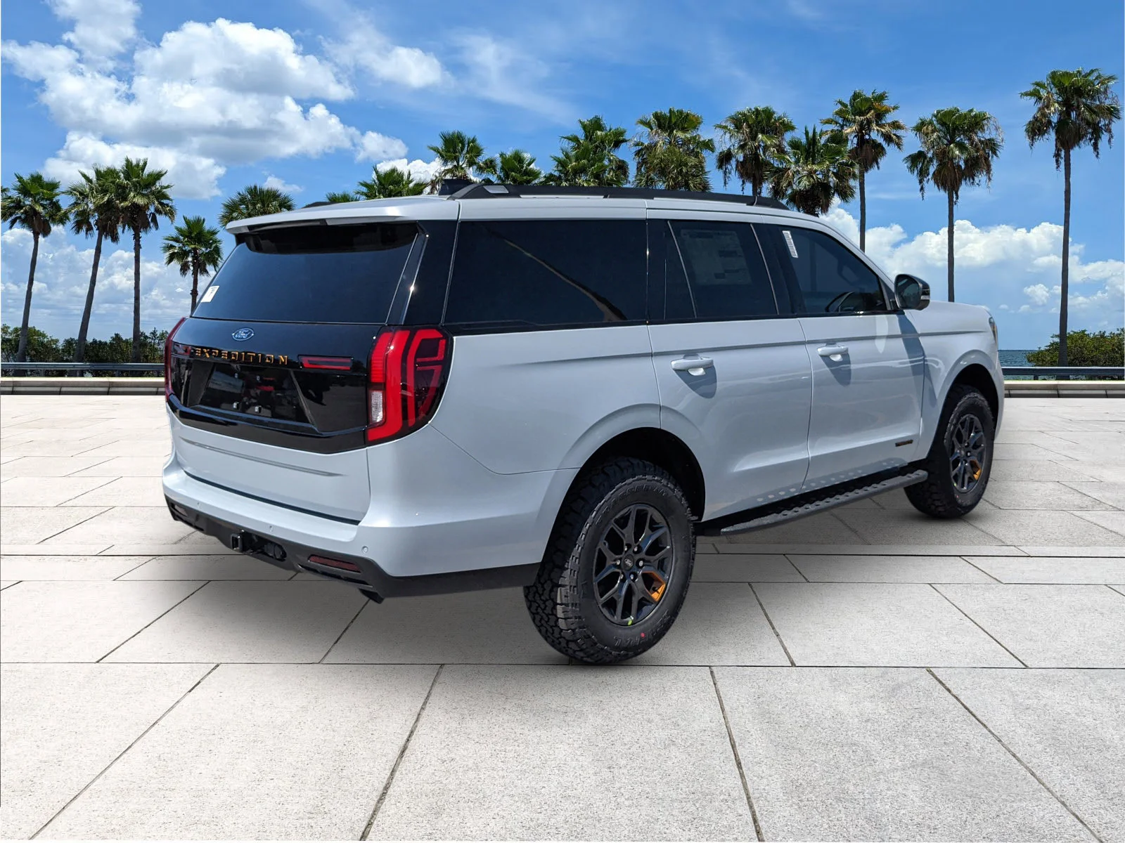 New 2026 Space Silver Metallic Ford Tremor® image 7