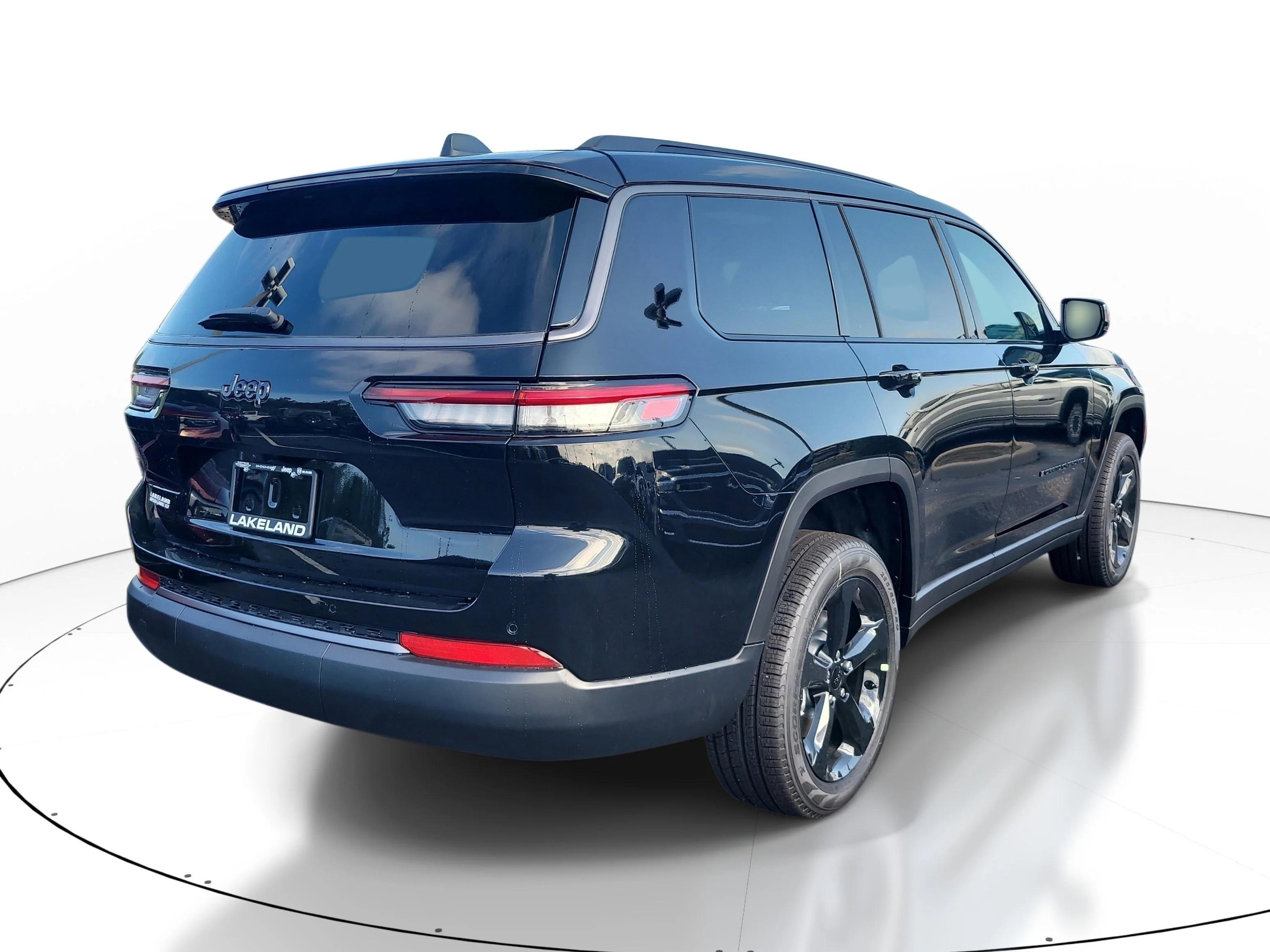 New 2026 Diamond Black Crystal Pearlcoat Jeep Limited image 6