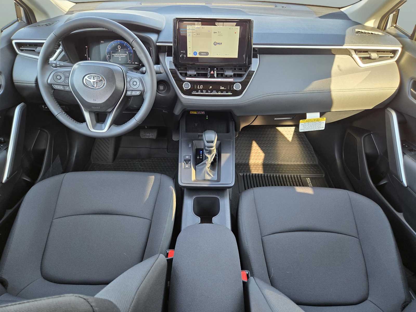 2026 Toyota Corolla Cross LE - Photo 14