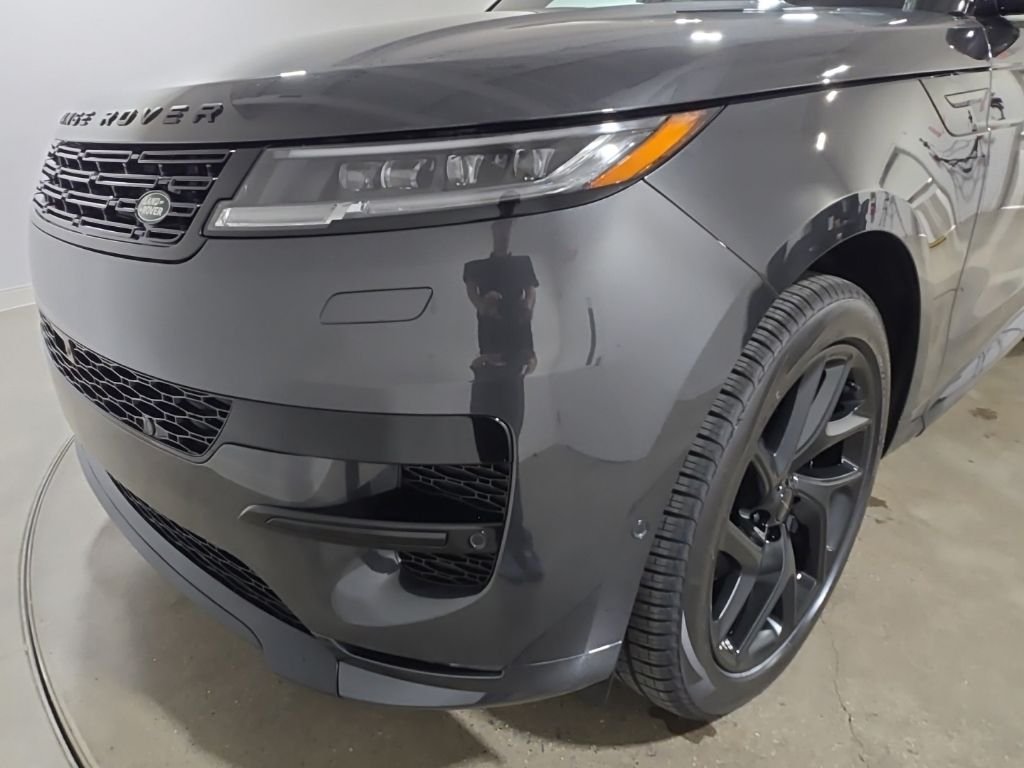 New 2026 Carpathian Grey Land Rover Dynamic SE image 29