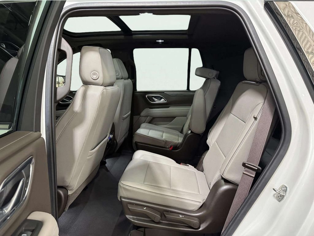 Used 2021 White GMC SLT image 25