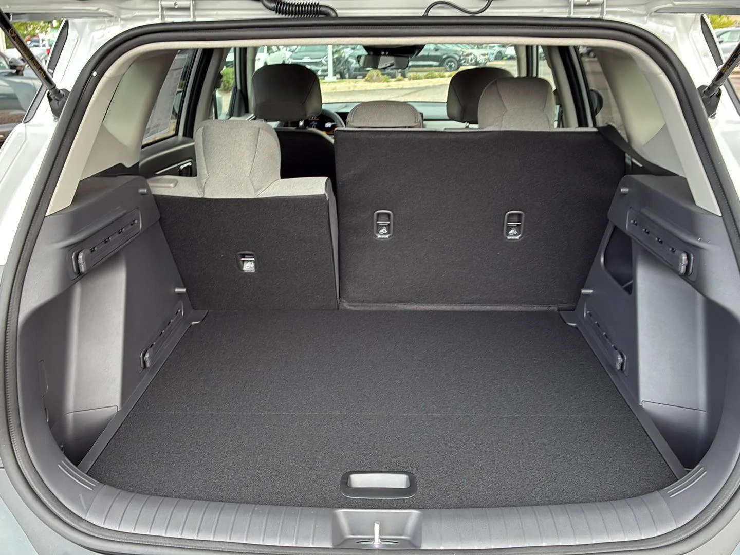 New 2027 Ivory Silver Kia LX image 7
