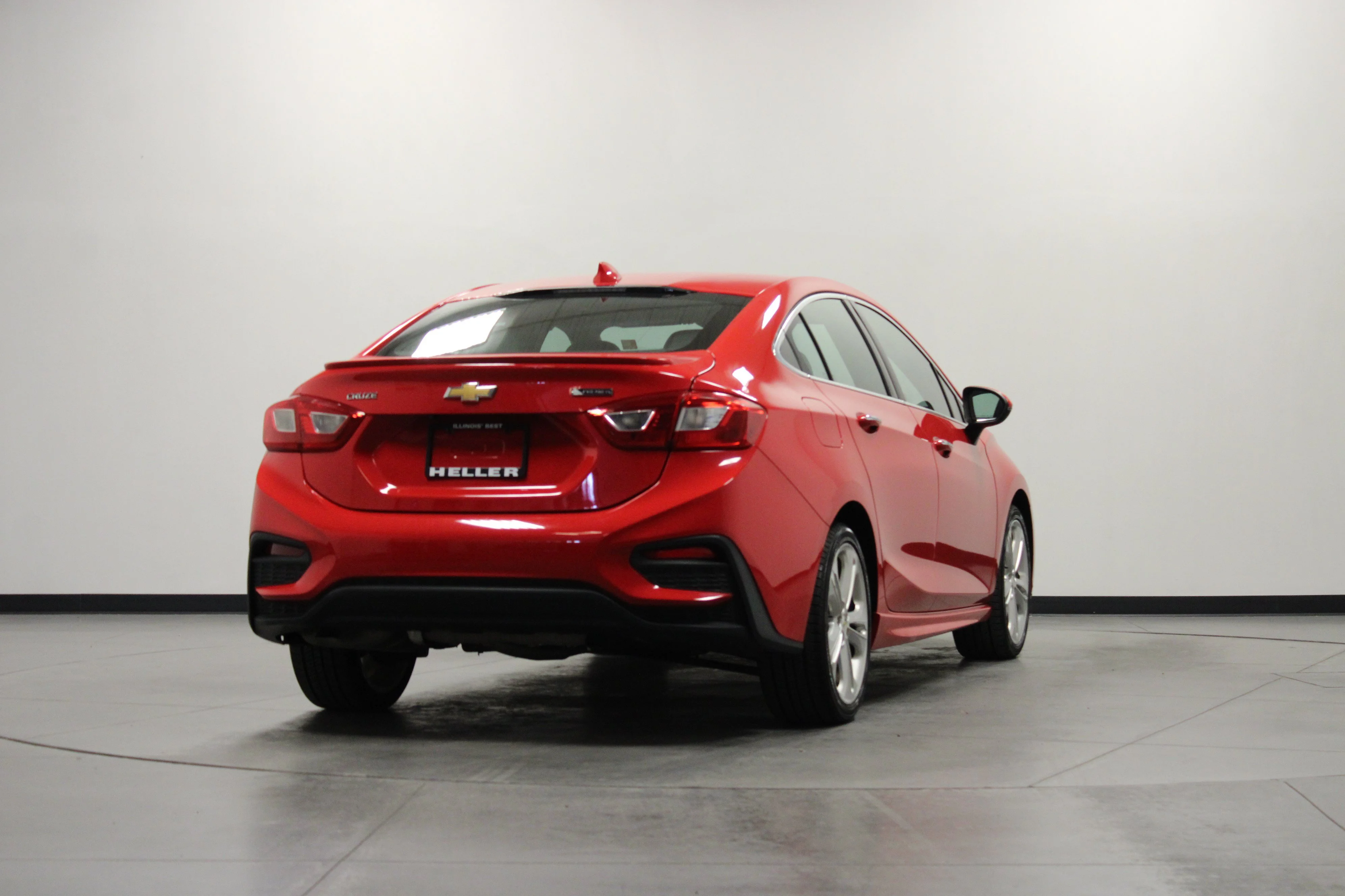 Used 2016 RED HOT Chevrolet Premier image 4