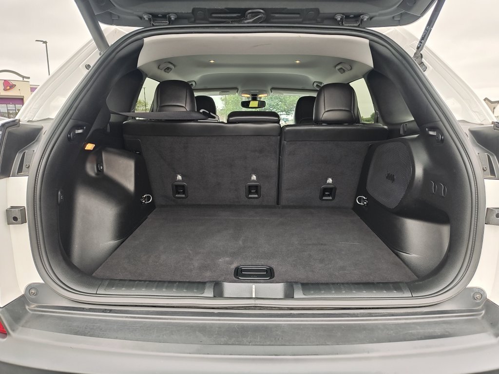 Used 2020 White Jeep Latitude Plus image 9
