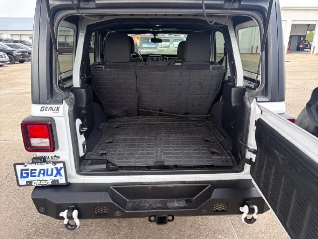 Used 2020 White Jeep Unlimited Sport Altitude image 10