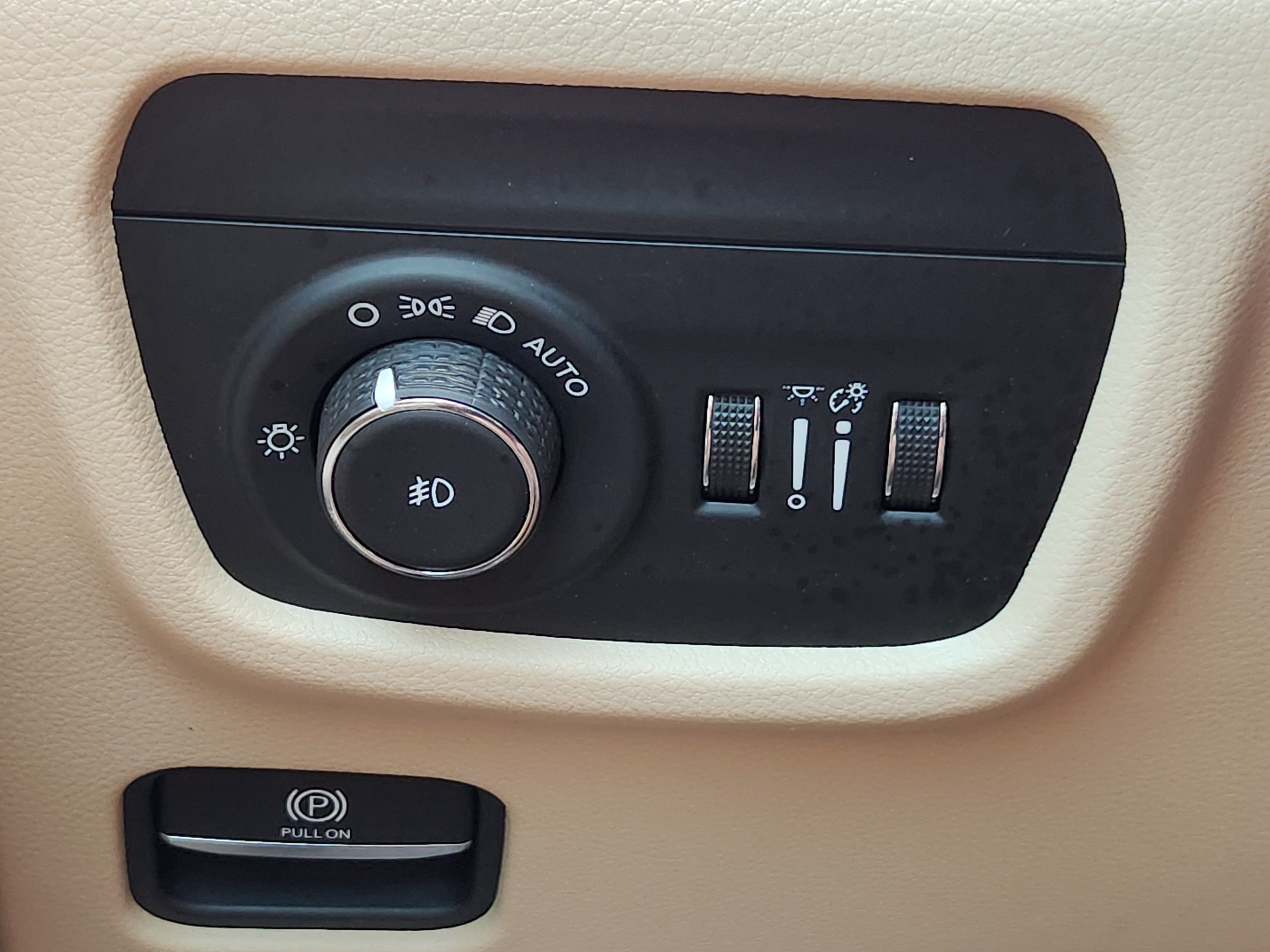 Used 2021 Rocky Mountain Pearlcoat Jeep Limited image 25