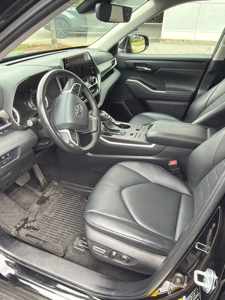 Used 2024 Black Toyota XLE image 17