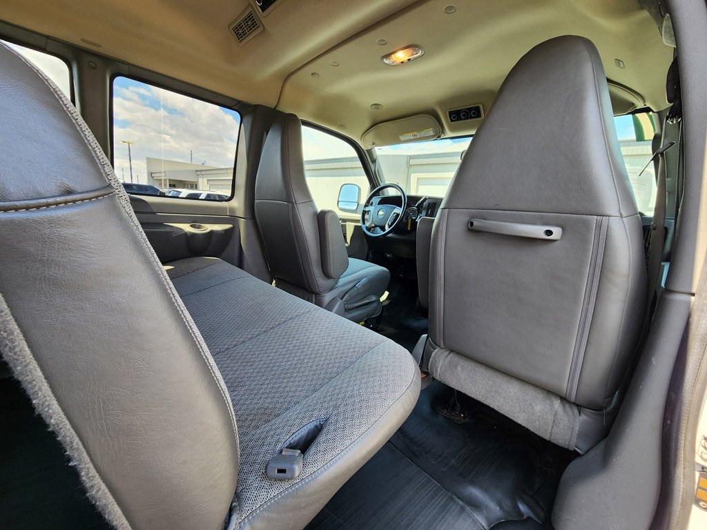 Used 2017 Summit White Chevrolet LS image 18