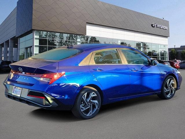 2025 Hyundai Elantra SEL - Photo 2