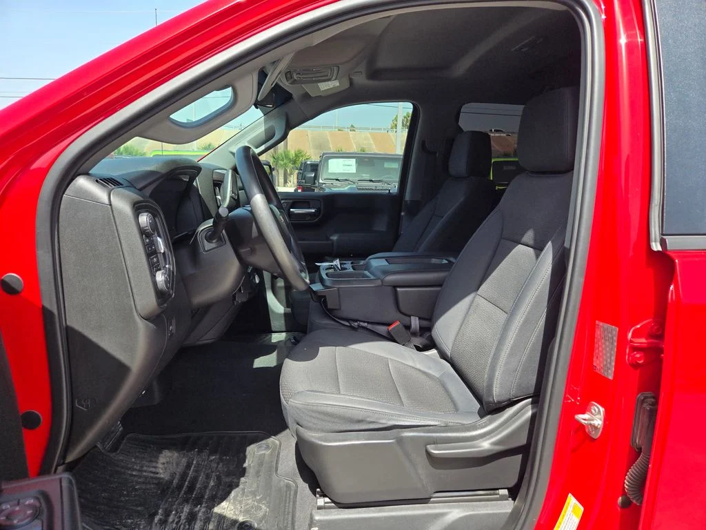 Used 2019 Red Chevrolet Custom image 9