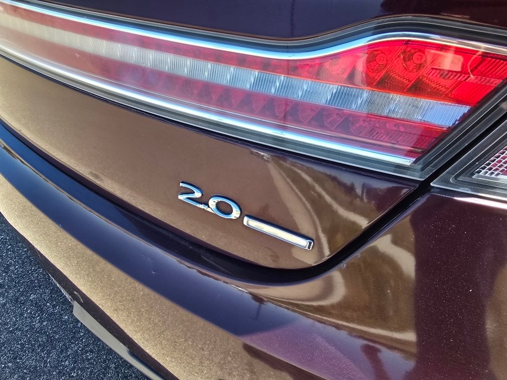 Used 2013 Ruby Red Metallic Tinted Clearcoat Lincoln Base image 10