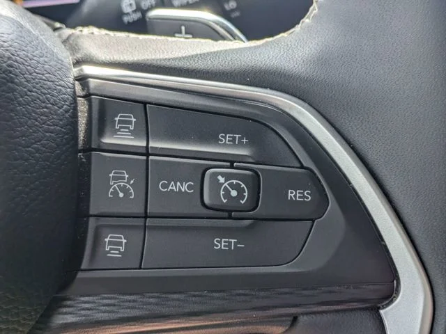 Used 2025 Silver Jeep Altitude image 23