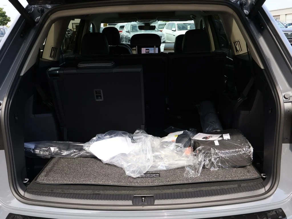New 2026 Gray Volkswagen 2.0T SE w/Technology image 15