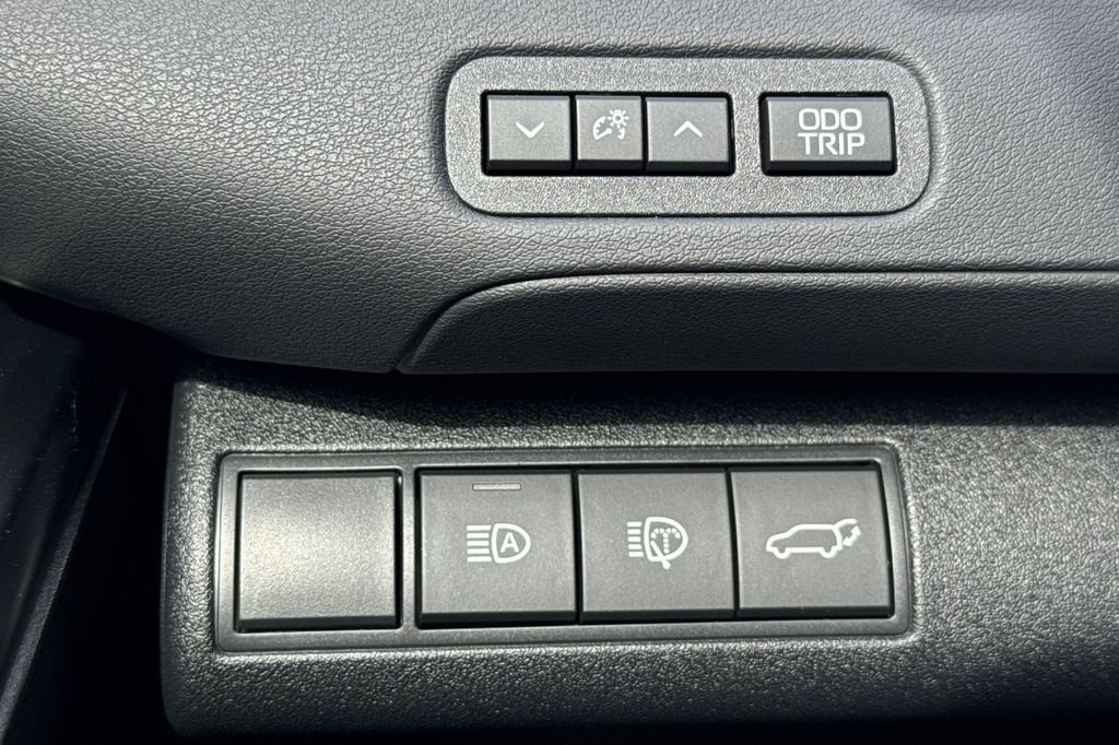 New 2026 DAYBREAK BLUE PEARL Subaru Premium image 32