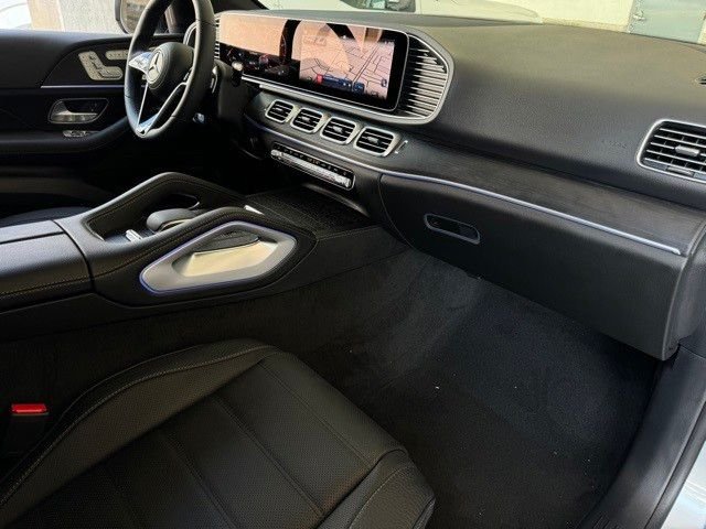 Certified Used 2025  Mercedes-Benz GLE 580 image 15