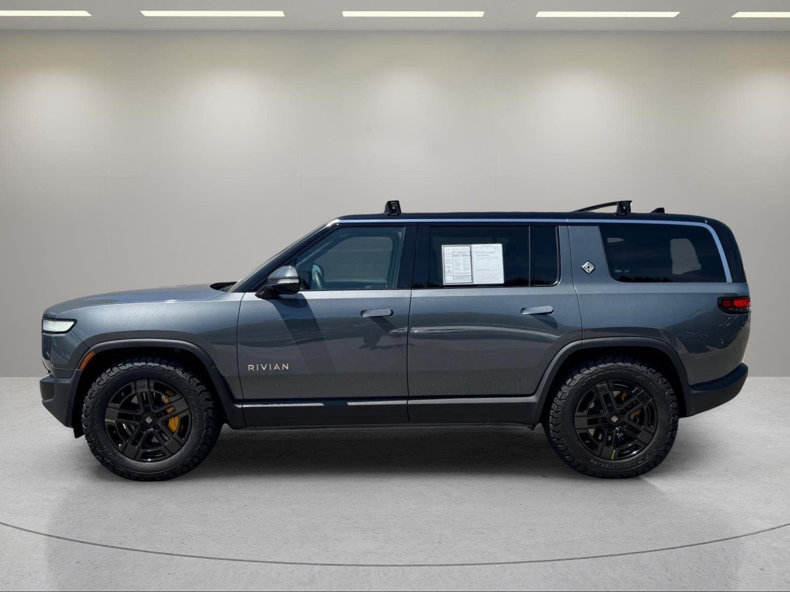 Used 2022  Rivian Launch Edition image 2
