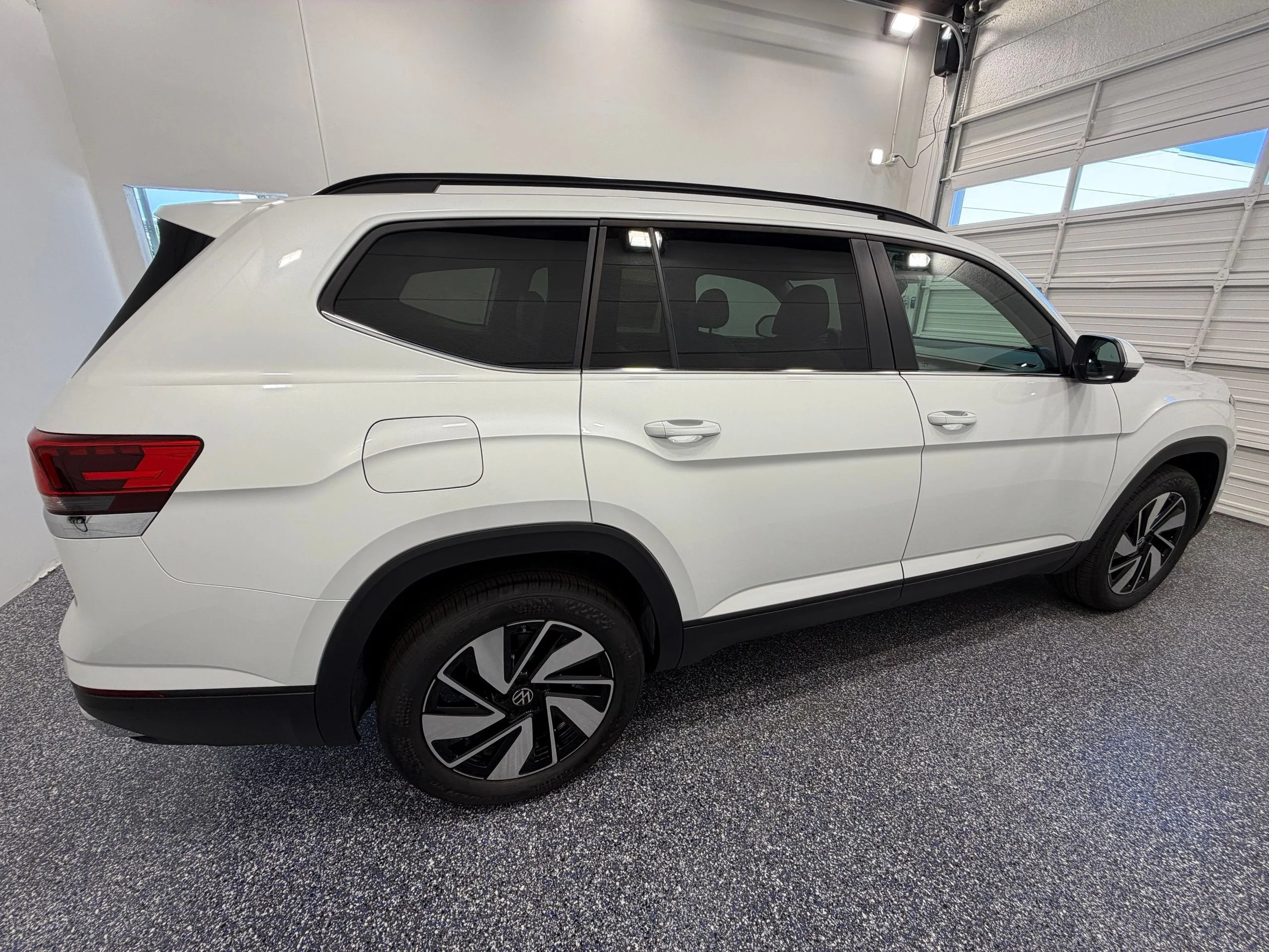 New 2026 White Volkswagen 2.0T SE w/Technology image 7