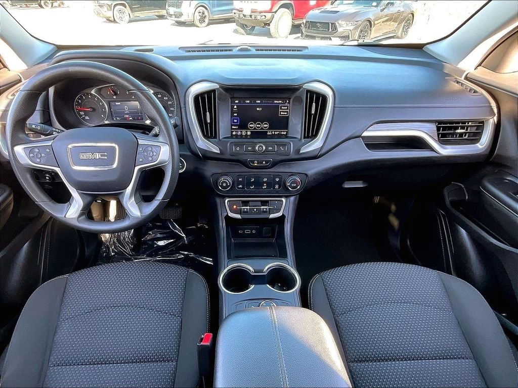 Used 2024 White GMC SLE image 20