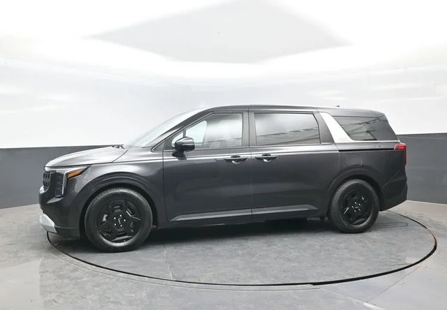 Certified Used 2025 Metal Kia LXS image 4