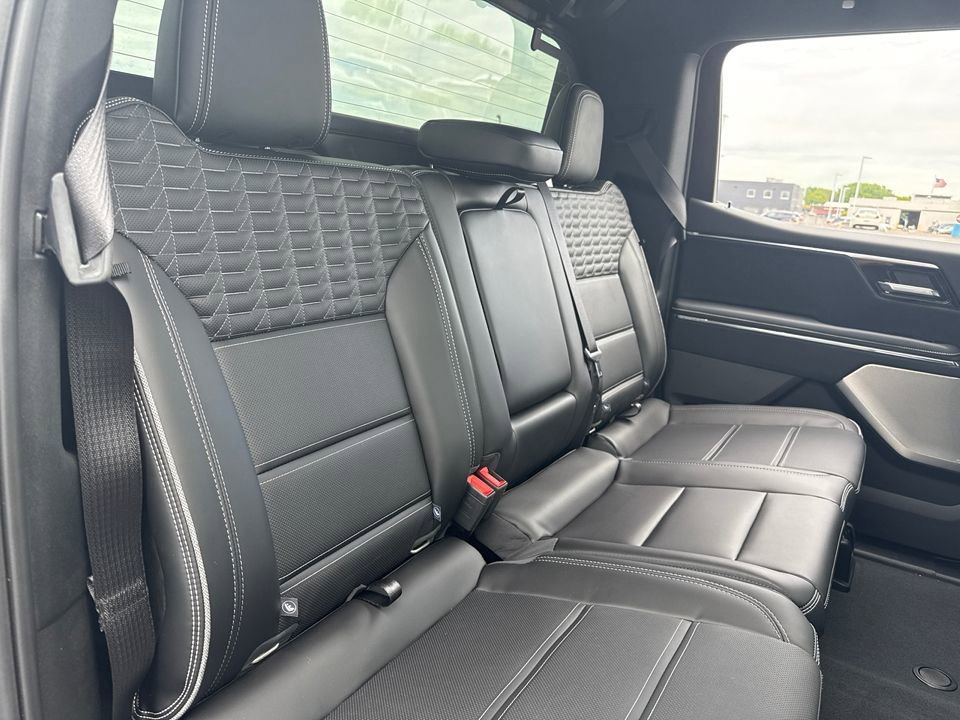2025 GMC Sierra EV Denali - Photo 39